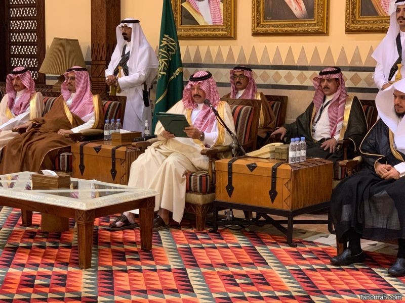 بتوجيه من الملك سلمان:الأمير تركي بن طلال يسلّم ذوي الشهداء والمصابين منحهم الملكية