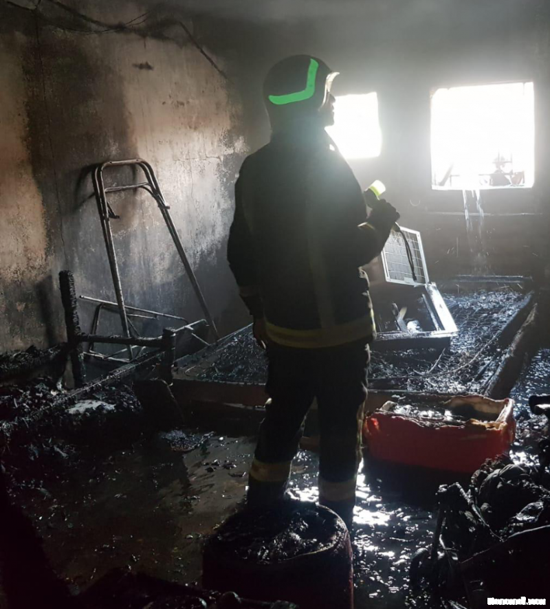 مدني محايل يخمد حريق شب في منزل بقرية الرجعان