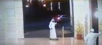 المُسن صاحب واقعة السرقة عند باب مسجد يكشف تفاصيل جديدة
