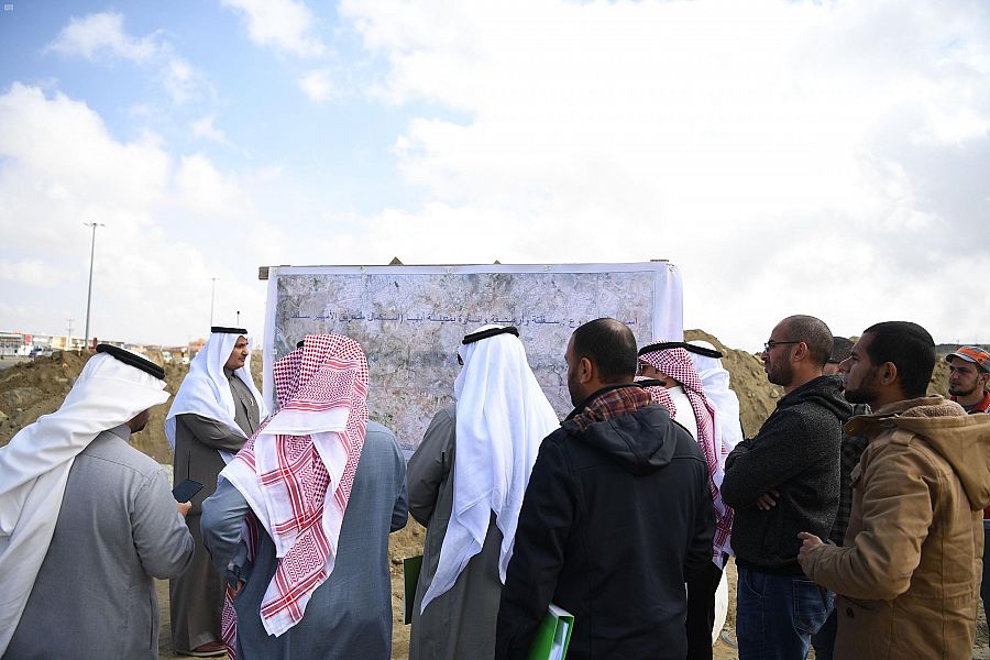 بلدي عسير يقف على مشروع طريق الأمير سلطان بأبها