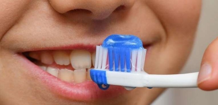 أخطاء رئيسية عند تنظيف الأسنان