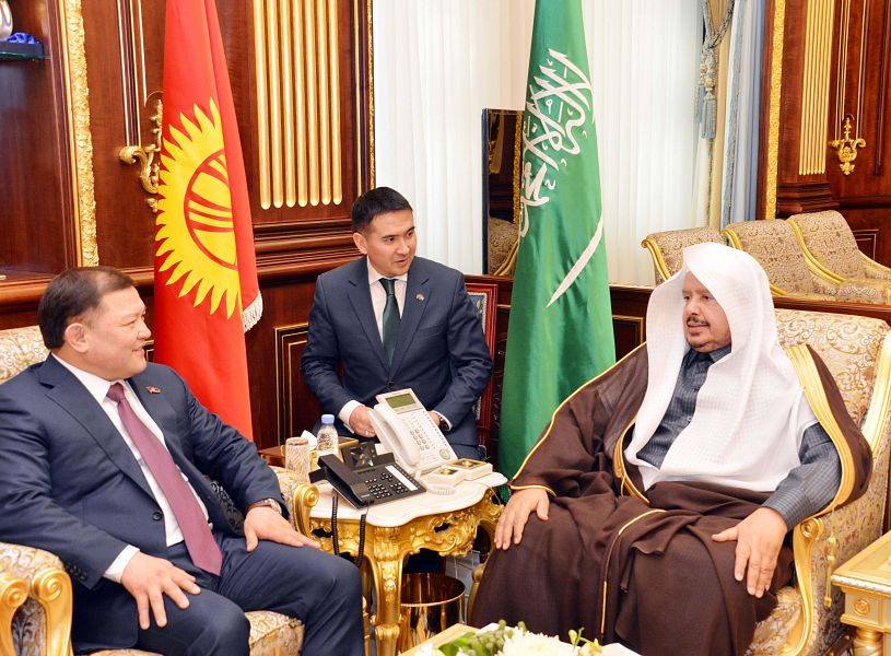 رئيس مجلس الشورى يعقد جلسة مباحثات مع رئيس البرلمان القرغيزي