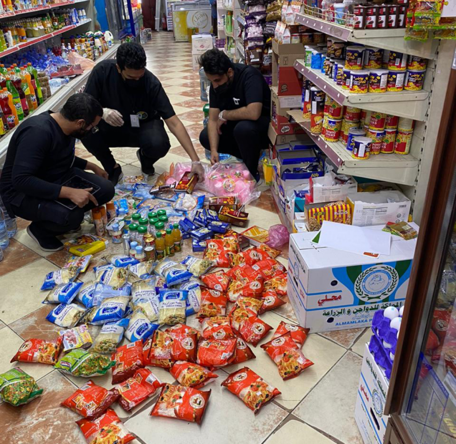 بلدية مدينة سلطان تتلف ١٢٠٠ كجم من المنتجات غذائية الفاسدة
