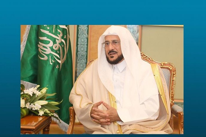 "آل الشيخ": القيادة تولي المواطن والمقيم عناية كبيرة.. والمملكة بلد الخير والعطاء والإنسانية