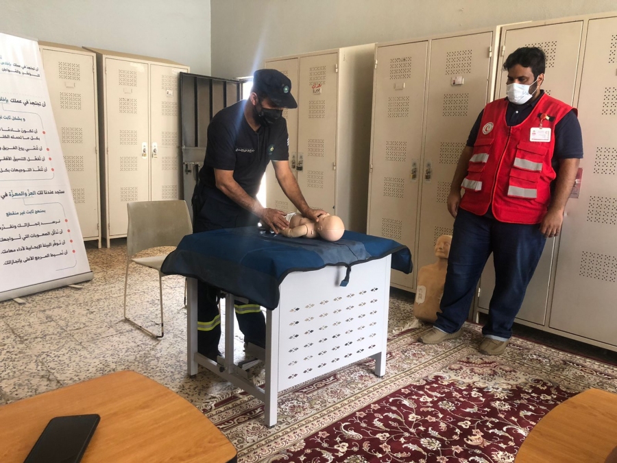 الدفاع المدني بـ #تنومة يقيم مبادرة سفير الحياة للاسعافات الأولية الدفاع المدني بـ #تنومة يقيم مبادرة سفير الحياة للاسعافات الأولية