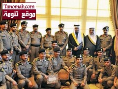  28 ضابطاً يتسلمون شهادات دورة " إدارة الأزمات " من يد فيصل بن خالد