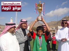 مدرسة القادسية تفوز بدوري المدارس لكرة القدم بتنومة