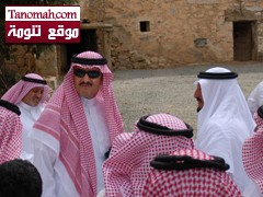 سلطان بن سلمان في النماص في زيارة لقرية آل عليان