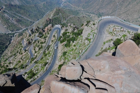 لا تقد على هذا الطريق إلا إذا كنت محترف